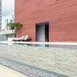 QuartierHomeSuites Modern Condo